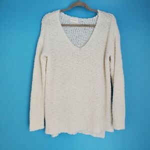 mia & tess Sweater Size Medium Knit V-Neck